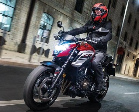 STREET NC750S NOWOŚĆ 2018 CB650F NC750S CB650F DCT HMAS PLRS SCHOWEK NA KASK- Twoje miejsce na kask integralny Akcesoria do NC750S: Podgrzewane manetki Wyższa przednia szyba Kufer centralny Kufry