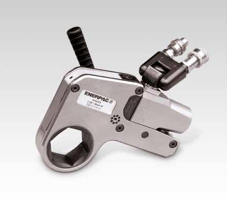 W, hydrauliczny klucz dynamometryczny Kaseta W4206X z jednostką napędową W4000PX Wyznaczamy nowe standardy bezpieczeństwa, prostoty i wydajności Dwa rodzaje uchwytów Wytrzymały uchwyt do ustawiania