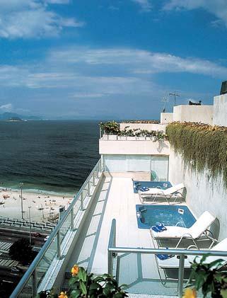 Pełna oferta hoteli na stronie Miramar Palace Przy sławnej Alei Avenida Atlantica, zaledwie kilka kroków od jednej z najsławniejszych plaż świata Copacabana, pięć minut spacerem do plaży