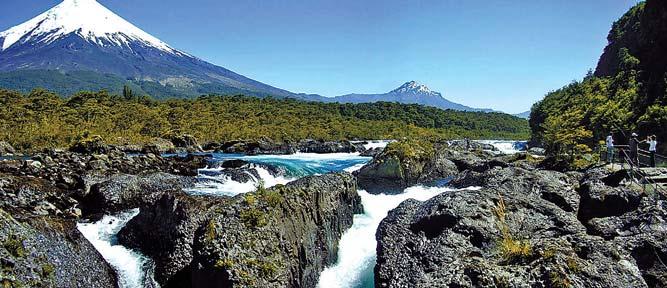 Wejście na wzgórze San Cristobal (Świętego Krzysztofa) w Parku Metropolitano, z którego roztacza się widok na stolicę Chile. Powrót do hotelu, nocleg.