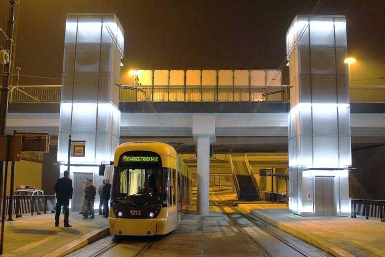 System fasadowy SLIDE & LOCK (SL) Szyby Windowe Łódź Panele ze stalowej siatki cięto - ciągnionej, na elewacjach
