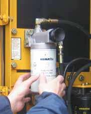 Ponadto, operator ma możliwość szybkiego wymontowania i zamontowania chłodnicy powietrza doładowującego, oraz chłodnic oleju i silnika. Separator wody Separator wody stanowi wyposażenie standardowe.
