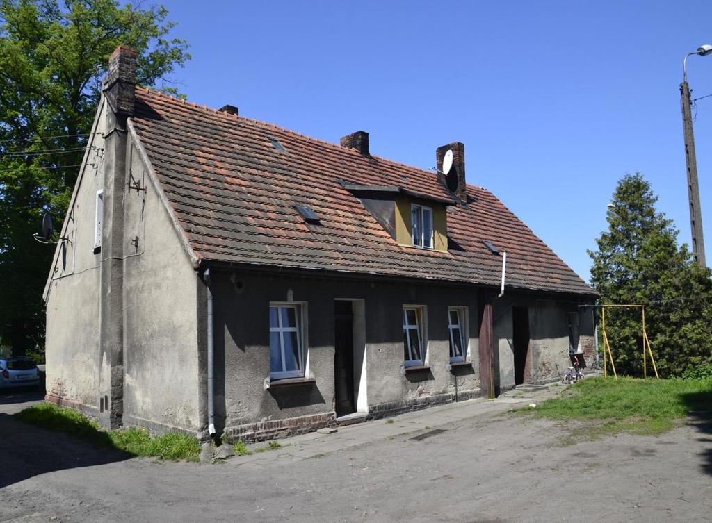 Dom przedpogrzebowy i wozownia U zbiegu ulic Zamkowej i Powstańców Wielkopolskich Żydzi postawili w 1902 roku dom