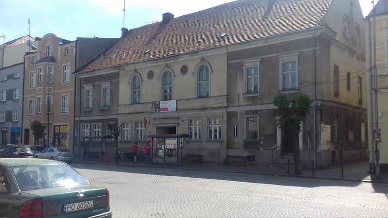 Hotel Mamelsdorf W murach obecnej Biblioteki Publicznej w Szamotułach około 1840 roku znajdowała się siedziba