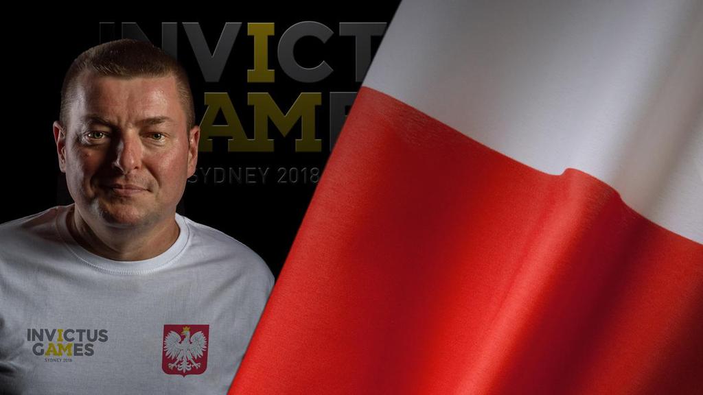 Lat 43, ranny w 1996 r. podczas służby w składzie I zmiany IFOR w Bośni i Hercegowinie na stanowisku celowniczy.