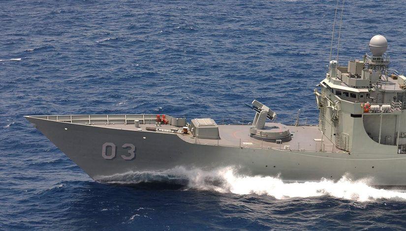 Fregata HMAS Darvin po modernizacji - fot. RAN Przede wszystkim Australijczycy ustalili, przeciwko jakim zagrożeniom fregaty nie są w stanie podjąć skutecznych działań.