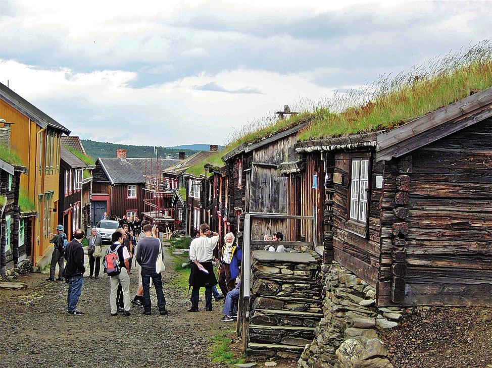 po Oslo i Bergen), ale także ważnym ośrodkiem uniwersyteckim z ponad 30 000 studentów, (Ryc. 3).
