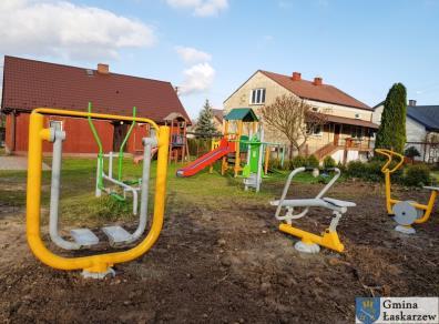 440zł Montaż oświetlenia zewnętrznego na boisku przy Zespole Szkół w Izdebnie (2017) 15.921,47zł Kompleksowa renowacja boisk szkolnych w Starym Pilczynie i Krzywdzie (2017) 11.