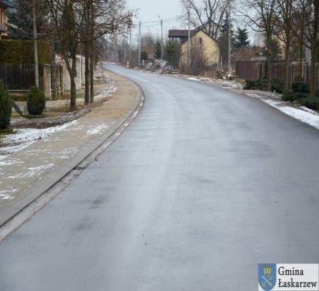 927,30zł Rozbudowa i modernizacja budynku świetlicy wiejskiej w Woli Rowskiej (2018) 327.