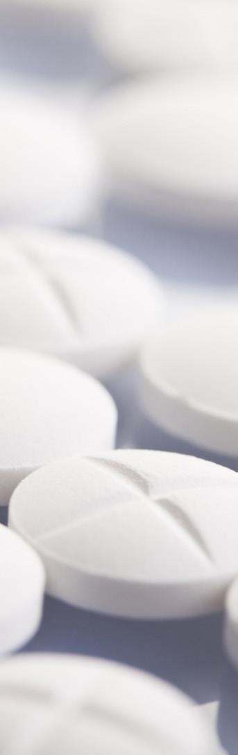 Wartość globalnego obrotu produktami farmaceutycznymi w latach 01 15 (mld USD) 10 1100 1000 900 800 700 600 500 400 300 390 01 428 02 498 03 560 04 601 05 649 06 726 799 07 08 830 888 963 964 993 1