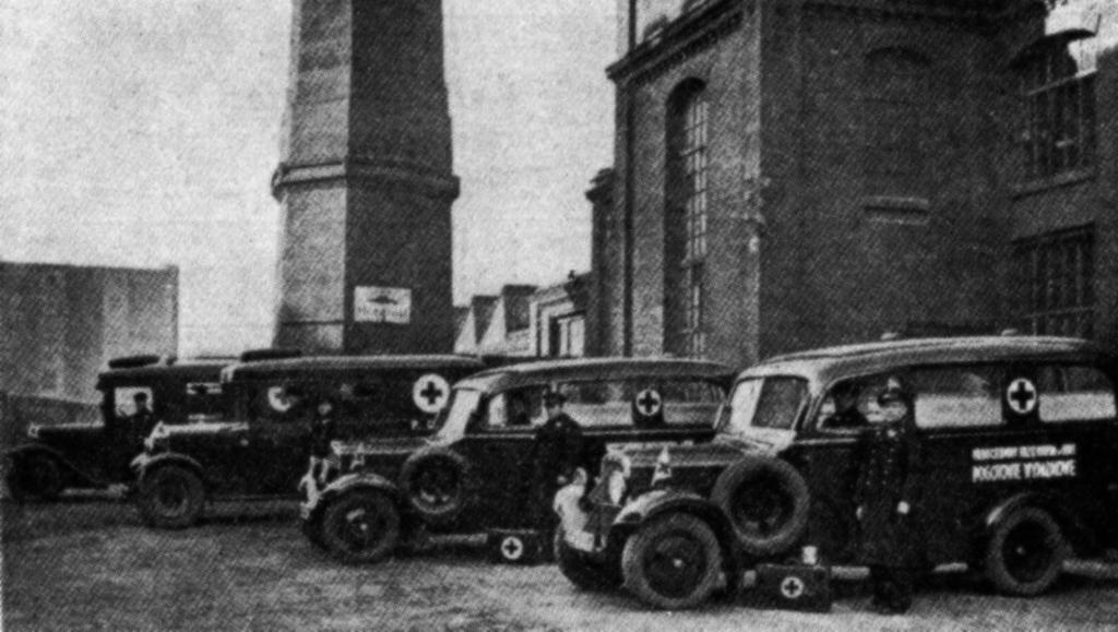 10 Adrianna Kifert, 90 lat Polskiego Czerwonego Krzyża... Od roku 1935 Polski Czerwony Krzyż rozpoczął planową i zorganizowaną akcję na rzecz krwiodawstwa.