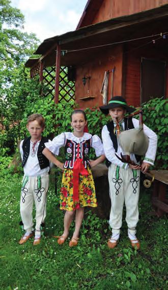 16 Unikátna ľudová kultúra pod Babou horou Vďaka svojej polohe, historickému vývoju a temperamentu goralského obyvateľstva Oravskej Polhory sa nám podarilo do dnešných dní zachovať unikátne,