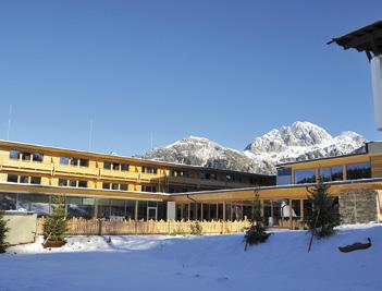 IMÁTORMI A VÝUKOU LYŽOVANIA RAKÚSKO Nassfeld so slovenskými animátormi a inštruktorom lyžovania TALIANSKO DOLOMITI SUPERSKI S DVOMI slovenskými ANIMÁTORMI FALKENSTEINER