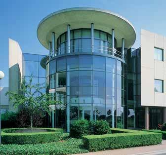Daikin i R-32 Firma Daikin zdecydowała, że R-32 jest preferowanym czynnikiem chłodniczym następnej generacji dla klimatyzatorów i pomp ciepła i w związku z tą decyzją rozpoczęła stopniowe