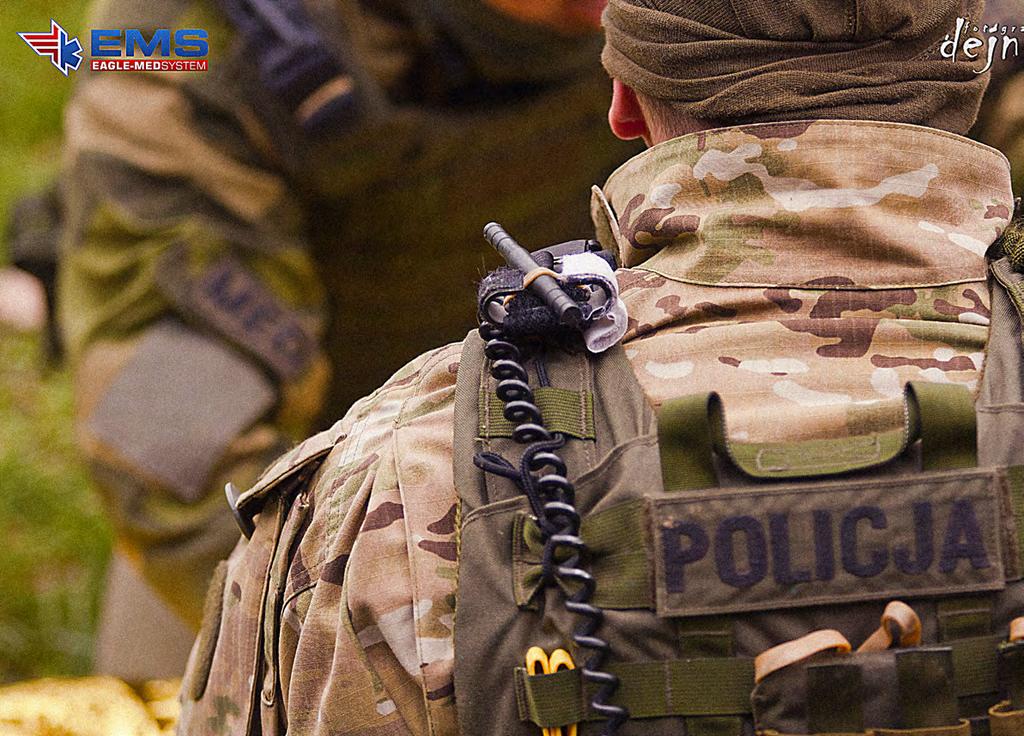 Tourniquet (AAJT), Junctional Emergency Treatment tool (JETT) oraz opaska SAM. Niezwykle ważne jest przećwiczenie procedur na całym rekomendowanym przez komitet sprzęcie, ze względu na prowadzenie m.