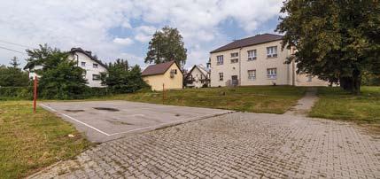 M I E S Z K A Ń C Y I O B Y W A T E L E MuliCentrum nauka przez zabawę Ostatnie trzy i pół roku, w sześcioletniej już pracy MultiCentrum, minęło szybko, a tempo pracy, na którą składają się zajęcia