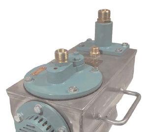 Pompa typu M30 Właściwości skonstruowana specjalnie do pracy w surowych warunkach podziemnych zakładów górniczych służy do pompowania wody średniozanieczyszczonej małe zużycie powietrza mały ciężar,