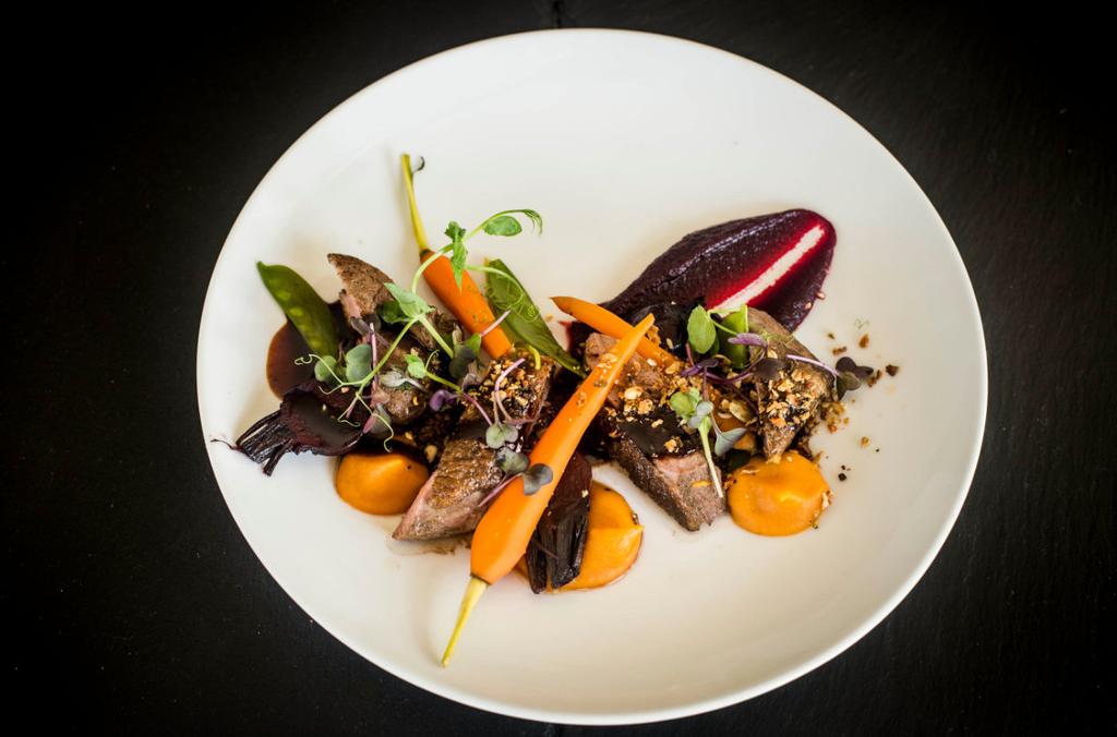 MENU 2020 Powitanie Pary Młodej chlebem i solą. Kieliszek wina musującego dla każdego Gościa.