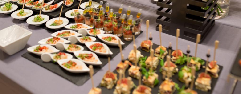 DODATKI DO DO MENU MENU - 2020 FINGER FOOD NA POWITANIE APERITIF BUFET FINGER FOOD PREMIUM Pakiet I. 18 zł / os.