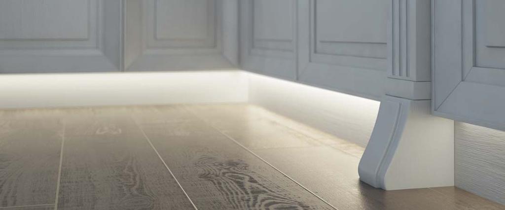 Taśma LED 2043 Wycięcie > możliwość skrócenia co 50 mm > przy wyborze profilu aluminiowego uwzględnić szerokość łącznika klipsowego Przewód zasilający 2,5 A/22 AWG z systemem wtyków 12 V i klipsem do