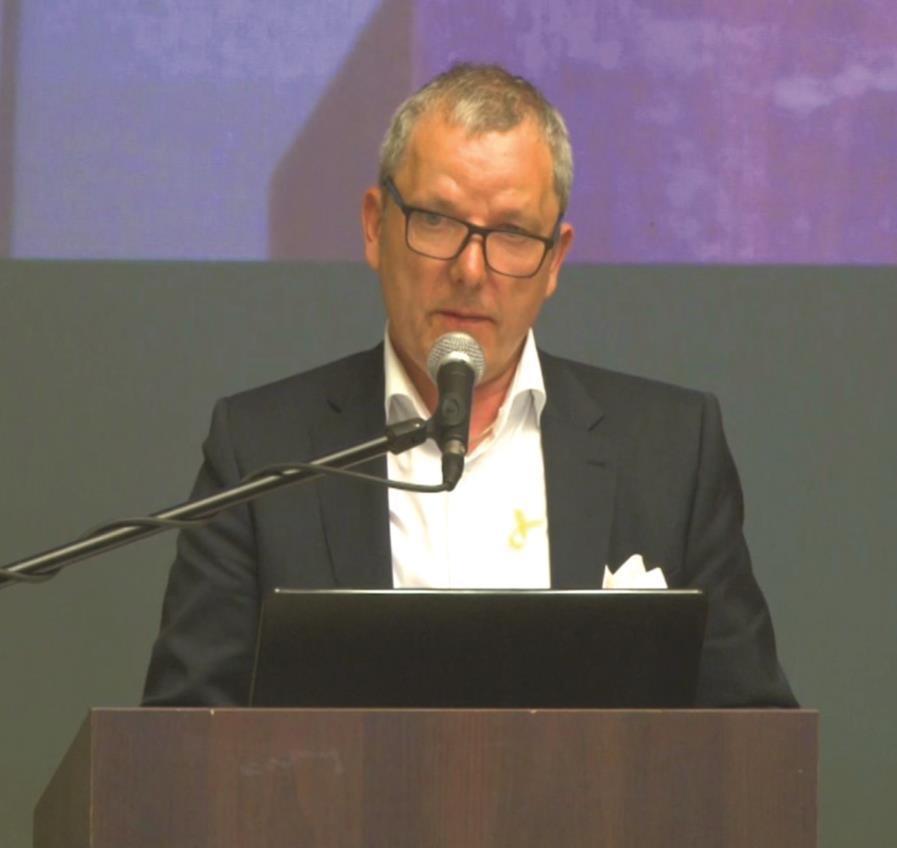 NOWA ROLA PACJENTÓW Piotr Źrebiec Warszawa