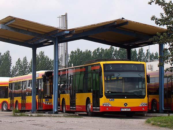 Ilość elektroniki pokładowej ograniczono do niezbędnego minimum, a takŝe zastosowano niektóre elementy układu jezdnego z Conecto I, co znacząco obniŝyło cenę i koszty eksploatacyjne takiego pojazdu.