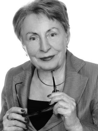 PAMIĘĆ I SERCE... 25 11 sierpnia 2018 roku odeszła od nas na zawsze Urszula Krzyżanowska-Łagowska dr n. hum.