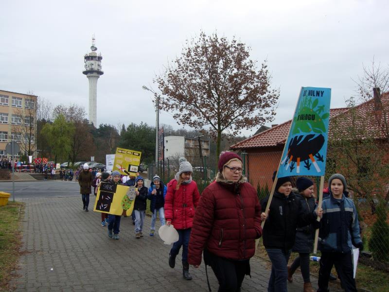 przeprowadzał pomiar zawartości tlenku węgla w wydychanym powietrzu przy