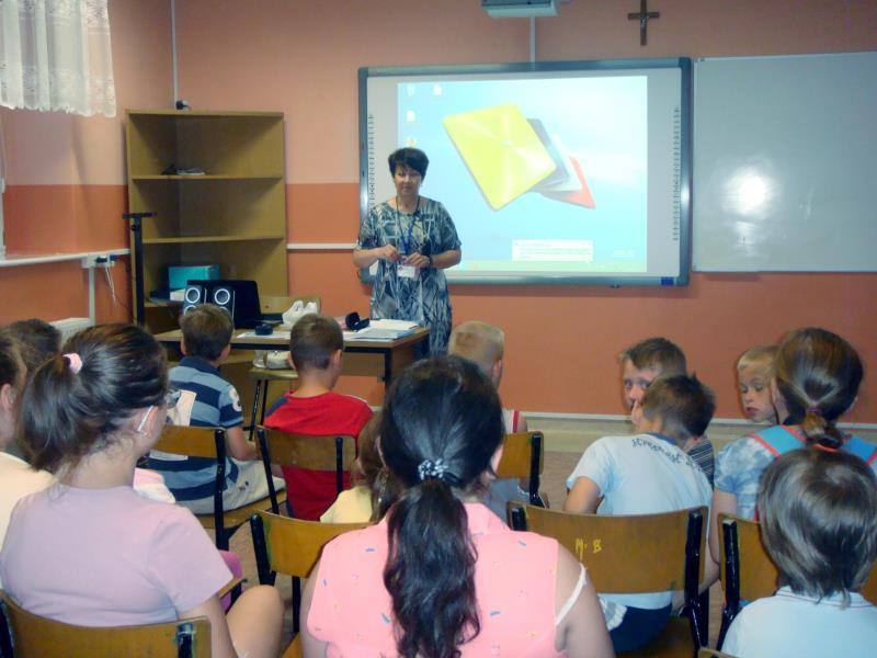 Każdy uczestnik spotkania otrzymał również pakiet materiałów edukacyjnych. Fot.