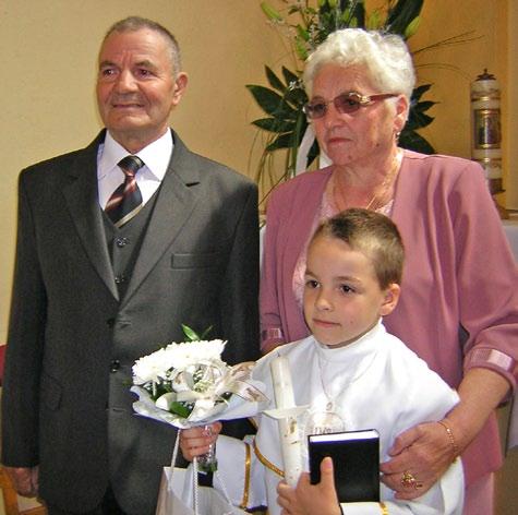 Opowieści z babcią i dziadkiem Dziadek i babcia to najlepsze osoby na świecie. Kocham ich ponad wszystko, a tego zdarzenia nigdy nie zapomnę!