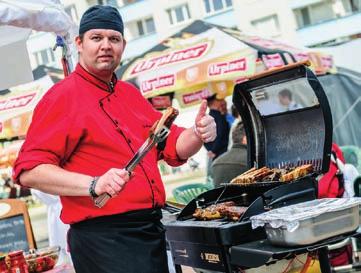 FOTO - archív redakcie ČO SA DIALO V MESTE Vôňa grilovaných špecialít prilákala tisíce návštevníkov Počas troch dní sa na Námestí slobody v Banskej Bystrici grilovalo, hodovalo, súťažilo, športovalo,