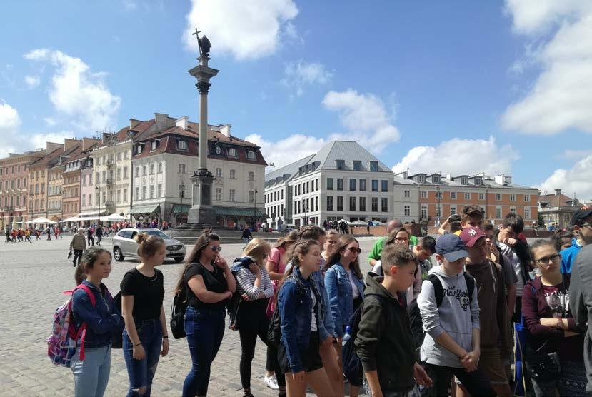 HISTORIA I EDUKACJA Kwartalnik Gminy Szaflary Wycieczka do Stolicy Uczniowie klasy VI i VII Szkoły Podstawowej w Borze klasy VII Szkoły Podstawowej w Ludźmierzu oraz uczniowie Szkoły Podstawowej w