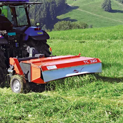TC 320 ZGNIATACZ POKOSU ZAWIESZANY Z TYŁU CIĄGNIKA WYDAJNY ZESTAW PRZYSPIESZAJĄCY SCHNIĘCIE ROŚLIN Podczas pracy na górzystym terenie, zaczepiony z tyłu ciągnika zgniatacz pokosu KUHN TC 320 to