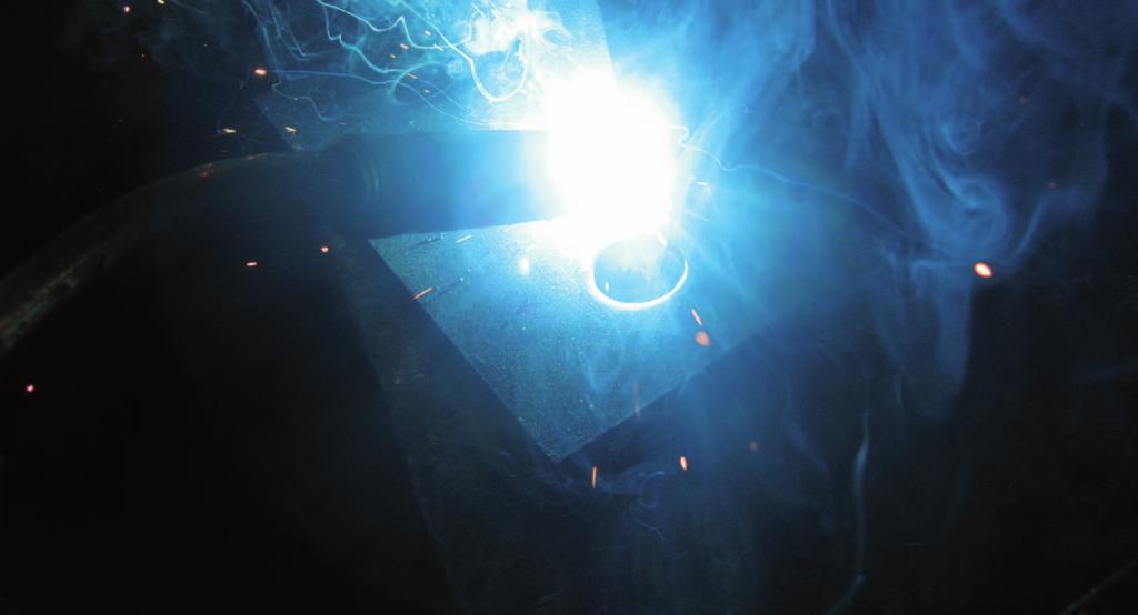 Wpływ technik spawania na strukturę metalograficzną spoiny Wykorzystanie w robotyzacji technik ręcznego spawania ruchami zakosowymi, do przodu i do tyłu, a także połączenia tych ruchów z prostymi