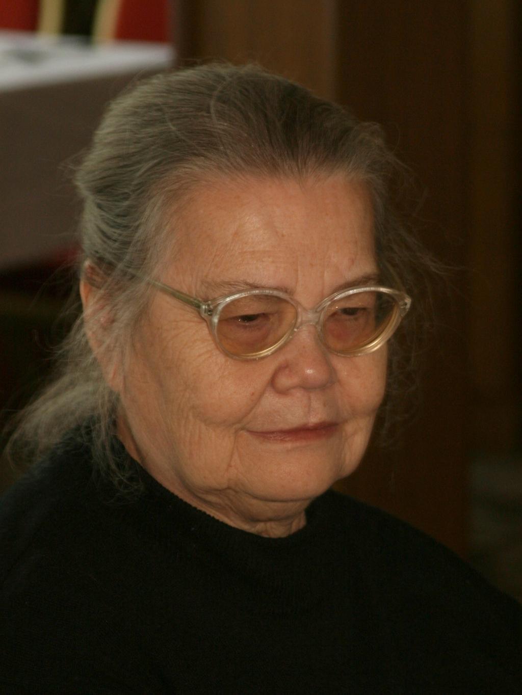 L IN G U IS T I C A C OPE R NI C ANA Nr 2 (6) / 2011 Profesor Teresa Friedel (1934 2011) Dnia 28 listopada ubiegłego roku zmarła w Toruniu Profesor Teresa Friedelówna, wybitny filolog, językoznawca,