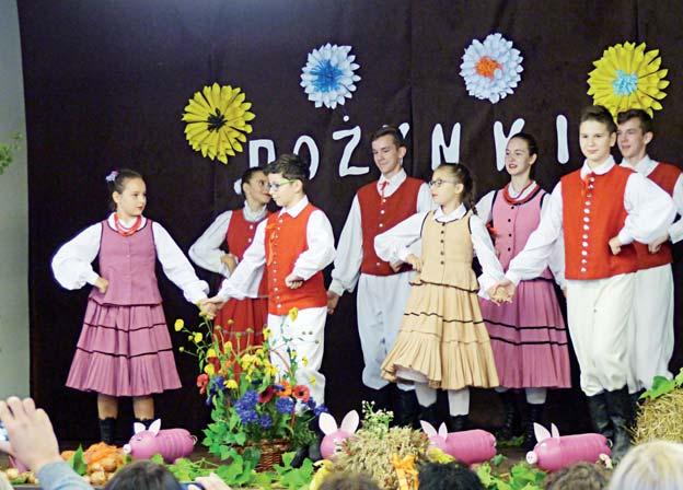 Stowarzyszenie Przyjaciół Biesala i Wiejski Dom Kultury w Biesalu zorganizowali wiele atrakcji dla gości. Do zabawy radośnie podśpiewywał zespół Gronowiacy z Gronowa Elbląskiego.