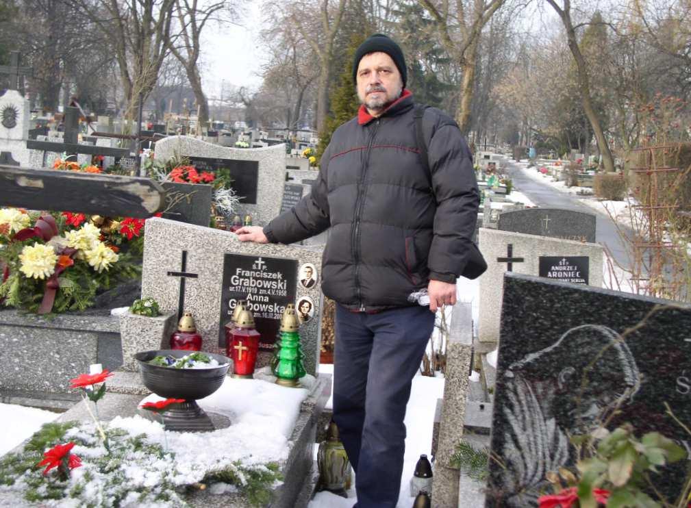 3 Spis Treści 0. Wstęp 4-5 I. 21.01.2009-17.12.2013 6-59 II. 05.01.2014 60-66 III. 26.06.2014 67 87 IV. 25.03.2016 88-99 V. 27.10.2016 100-107 VI. 16.03.2017-14.04.2017 108-141 Załącznik.