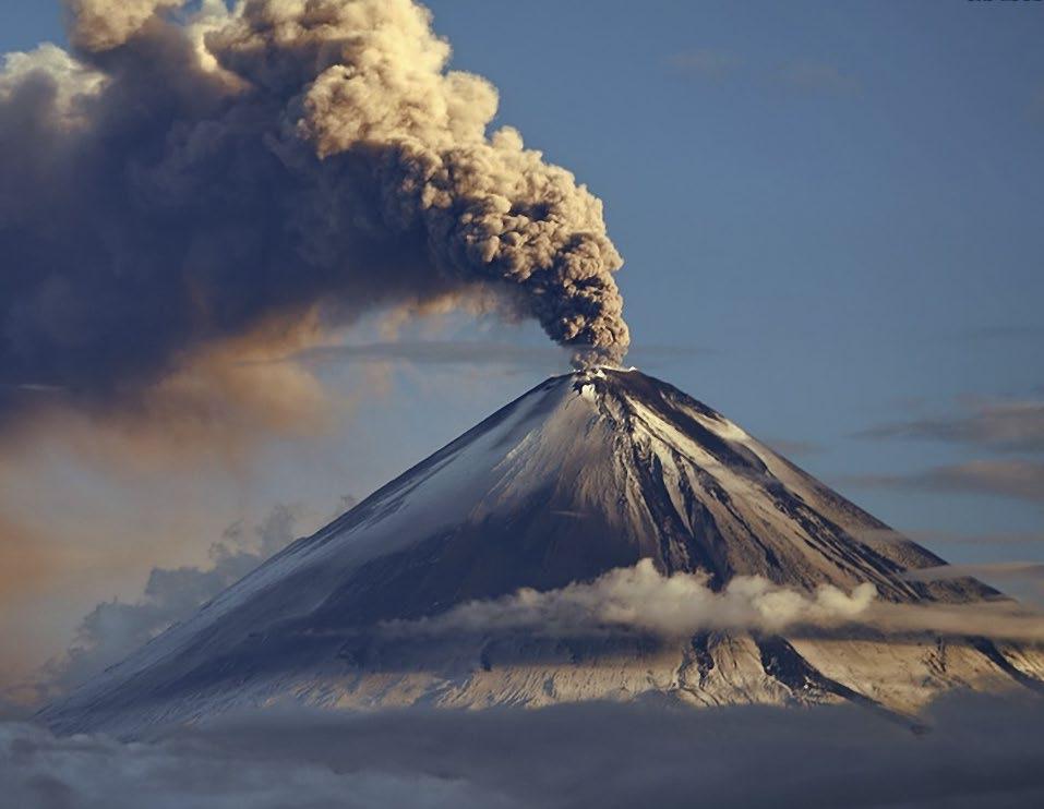 ognisk wulkanicznych w kierunku powierzchni Ziemi, i w rezultacie powstanie wulkanu.
