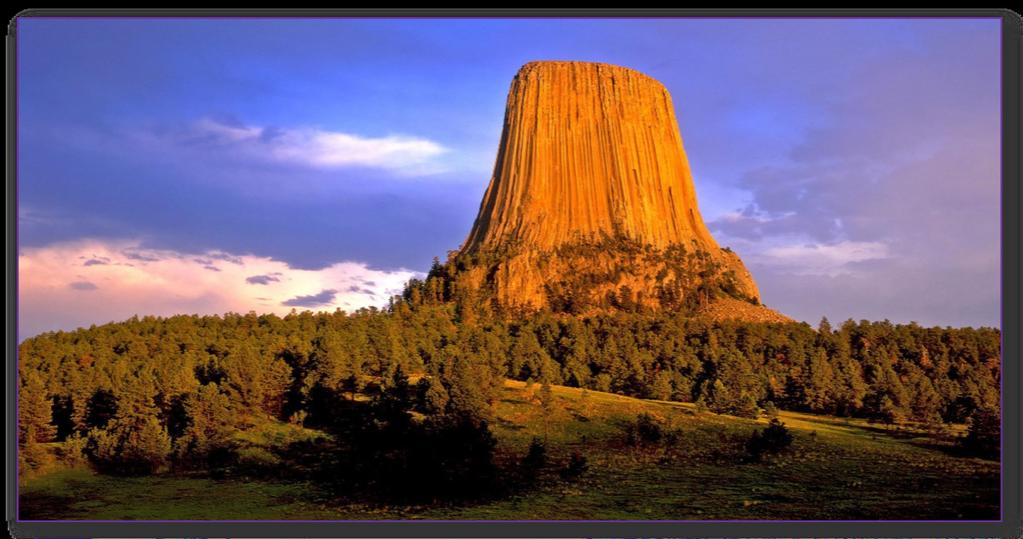 Nek wulkaniczny DEVIL S TOWER (Wieża Diabła) w USA; przykład wzniesienia, które było niegdyś fragmentem komina wulkanicznego.