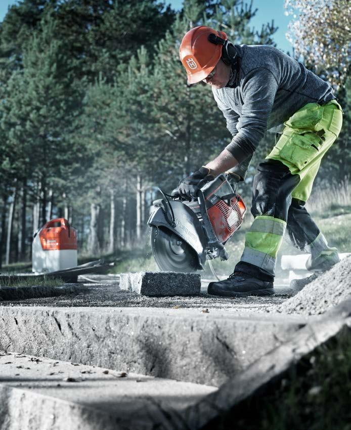 50 PRZECINARKI PRZECINARKI ZBUDOWANE DLA TWOJEJ FIRMY Przecinarki i tarcze diamentowe Husqvarna słyną ze swojej wysokiej wydajności i niezawodności.