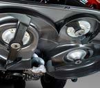 PRZEDSTWIAMY NOWĄ SERIĘ RIDERÓW HUSQVARNA Z OPCJĄ ZBIERANIA TRAWY Teraz możemy uzyskać czysty trawnik bez ścinków trawy, jednocześnie czerpiąc radość z jazdy Riderem Husqvarna.
