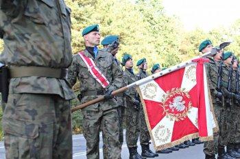 Uroczystość przy pomniku 28 Pułku Strzelców Kaniowskich w pobliżu Wólki Radzymińskiej. Fot. Jan Dubiel (IPN) Tego samego dnia o godz. 19.