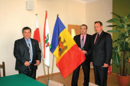 /sperăm că Ambasadorul Republici Moldova din RP va accepta invitaţia de a lua cuvântul; Preşedintele Solidarity Fund PL Krzysztof Stanowski/ 10.