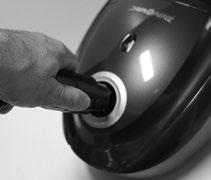 CZ CZ NÁVOD K OBSLUZE SESTAVOVÁNÍ VYSAVAČE UPOZORNĚNÍ Vždy vytáhněte zástrčku ze zásuvky elektrického napětí před sestavováním nebo odnímáním příslušenství! 1.
