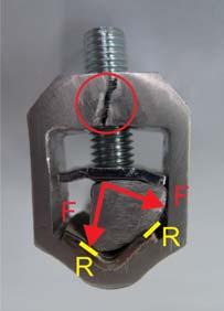 pęknięcia ramki lub urwania przyłącza. Przyłącze typu V przymocowane jest do tworzywowej podstawy rozłącznika i ma, jak każdy element, określoną wytrzymałość na zginanie.