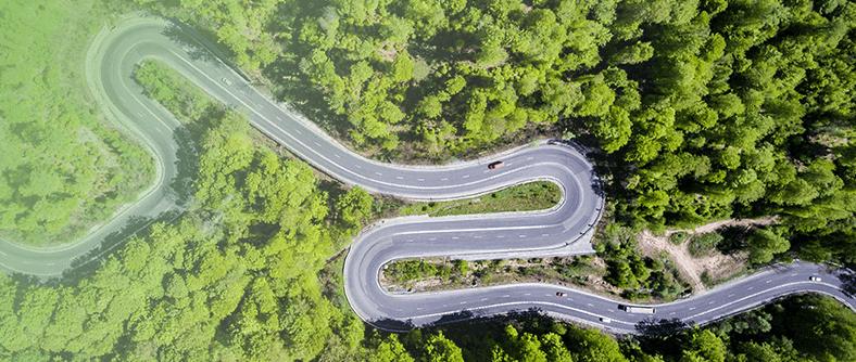 Samochody hybrydowe zostały dostarczone do banku przez Arval Service Lease Polska (podmiot z Grupy BNP Paribas) w ramach umowy najmu długoterminowego.
