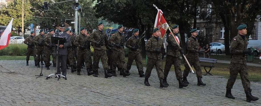 22 BYŁA TO MIŁA, ACZ SMUTNA