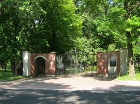 Wiele z tych pochodzących z XIX i początków XX wieku istnieje do dziś, choć w wielu przypadkach pełnią inną rolę.