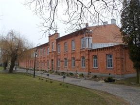 Dziś zdemilitaryzowany kompleks jest wielką turystyczną atrakcją. Wśród ciekawostek znajduje się olbrzymi spichlerz zbożowy położony na cyplu u zbiegu rzek. Dawna garnizonowa pralnia parowa (k. XIX w.