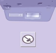 Poduszka powietrzna pasażera OFF Proszę przeczytać informacje znajdujące się na etykiecie umieszczonej po obu stronach osłony przeciwsłonecznej pasażera.